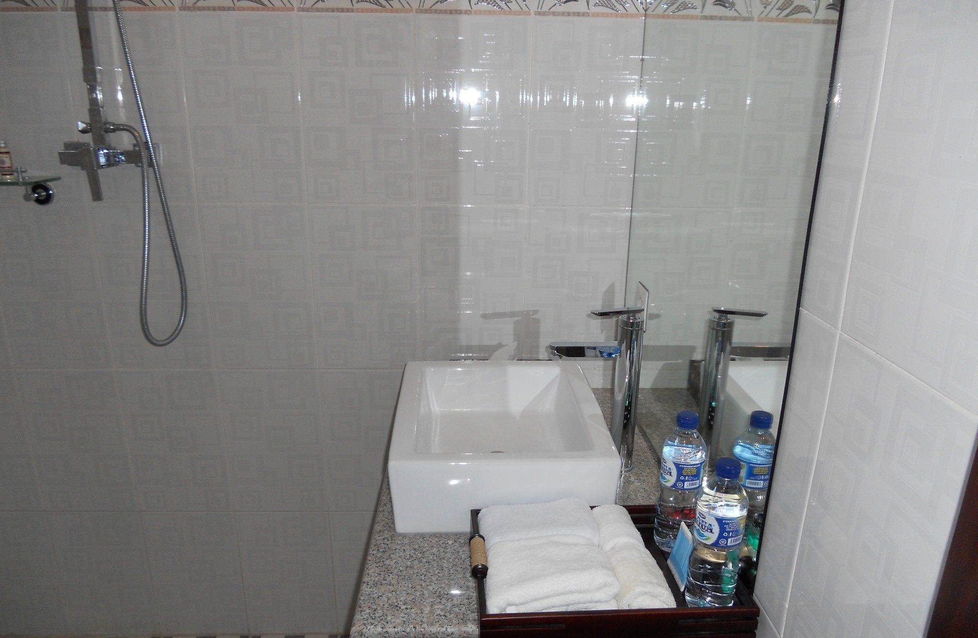 Resor Avisara & 4*